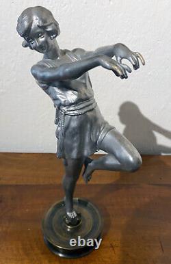 Beau régule Art Déco Danseuse sur socle bronze circa 1930