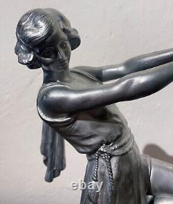 Beau régule Art Déco Danseuse sur socle bronze circa 1930