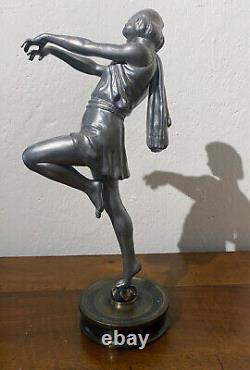 Beau régule Art Déco Danseuse sur socle bronze circa 1930