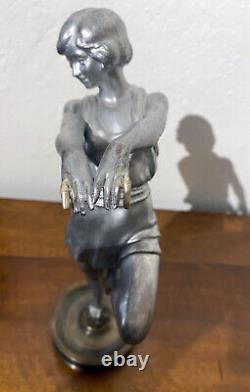 Beau régule Art Déco Danseuse sur socle bronze circa 1930