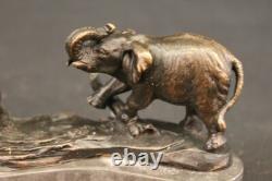 Belle Sculpture Statue En Bronze Art Déco D'Éléphants De Famille Marchant Faune