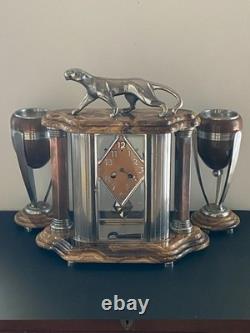 Belle et grande Pendule ART DÉCO / Panthère en bronze argenté / Adnet / 1930