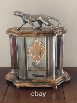 Belle et grande Pendule ART DÉCO / Panthère en bronze argenté / Adnet / 1930