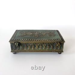Boîte en bronze signée Max Le Verrier Art déco Bas-relief Antique 1930s