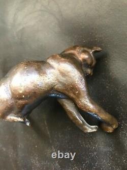 Charmant petit bronze art deco chat a la balle