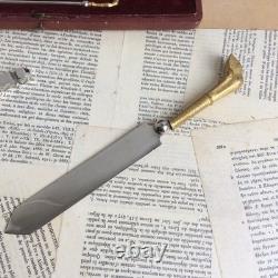 Coffret Nécessaire d'Ecriture Sabot de Cheval en Bronze doré Art Déco 1930 Coffret Nécessaire d'Ecriture Sabot de Cheval en Bronze doré Art Déco 1930