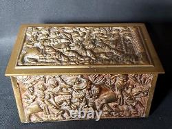 Coffret en bronze Boîte à bijoux Décor toute face thème CHASSE à COURRE