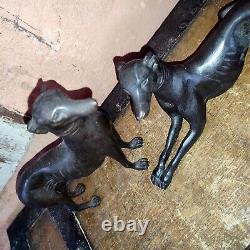 Couple de lévrier en bronze style Art Déco patine noire, chien, greyhound