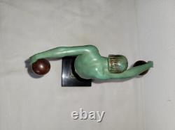 Danseuse nue aux boules art déco Signé DENIS pour Lewerrier