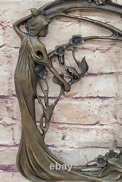 Détaillé Art Déco Femme Avec Fleur Bas Secours En Véritable Bronze Sculpture Par