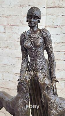 Fait Bronze Art Déco Amis Toujours Dame Avec Chiens Statue Chiparus Affaire