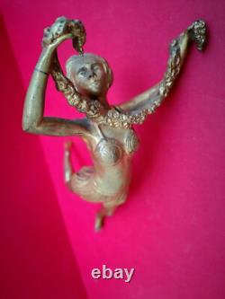 Femme art deco figurine bronze doré 1930 hauteur 30 cms poids 1,5 kg