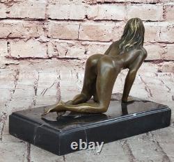 Figurine En Bronze Art Déco De Danseuse Nue Évocatrice En Pose À Vendre
