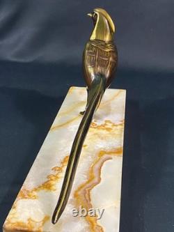 Grand sujet au faisan en bronze irisé sur terrasse en onyx époque Art déco