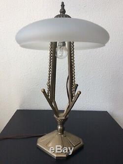 Grande lampe en verre et bronze argenté à décor géométrique Art Déco