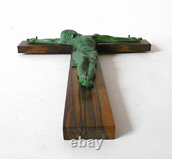HARTMANN, ART DECO, CHRIST BRONZE VERT ANTIQUE, CROIX MACASSAR-SIGNE, circa 1935
