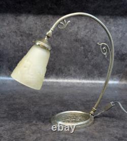 Lampe En Bronze Art Deco Décor Ange Et Pate De Verre Muller ref AP137