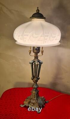 Lampe ancienne patine bronze acier et opaline blanche art deco 43x22