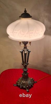 Lampe ancienne patine bronze acier et opaline blanche art deco 43x22
