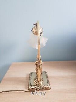 Lampe art déco femme en bronze doré et tulipe blanche verre opaque