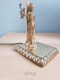 Lampe art déco femme en bronze doré et tulipe blanche verre opaque
