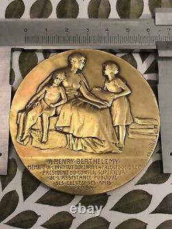 MEDAILLE EN BRONZE PAR PILLET ART DECO NOUVEAU FEMME NUE MEDAL DIAMETRE 68 mm