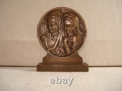 Médaille Art Deco Bronze Jeunes Algériennes Signée Bruneau