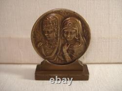 Médaille Art Deco Bronze Jeunes Algériennes Signée Bruneau