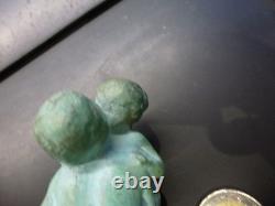 Mère et enfant bronze France art deco, signé Bofill, patine verte, P 265g, H 8cm
