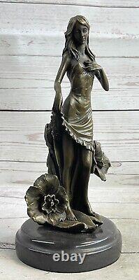 Moreau's Maiden avec Fleurs Art Déco Bronze Sculpture Signée Collection Pièce