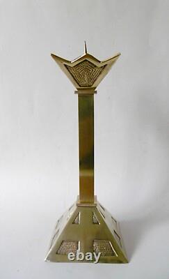 PIQUE CIERGE ART DECO MODERNISTE, BRONZE CISELE et LAITON, H=33,5 cm, circa 1930