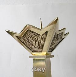 PIQUE CIERGE ART DECO MODERNISTE, BRONZE CISELE et LAITON, H=33,5 cm, circa 1930