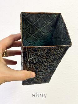 Paire De Vases Art Deco Bronze Design