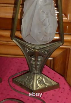 Paire de Lampe de bureau Art Déco en bronze tulipe en verre pressé signé Hubens