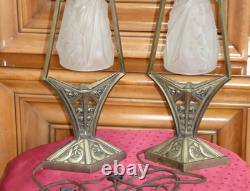 Paire de Lampe de bureau Art Déco en bronze tulipe en verre pressé signé Hubens