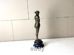 Partager Sculpture la Fille triste en bronze Art déco d'après Demetre Chiparus