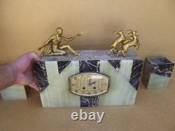 Pendule garniture complète signer VOLTAS en bronze marbre et onyx art deco