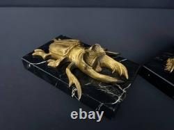 Presse-papiers Art Déco en bronze, paire de coléoptères sur socles en marbre