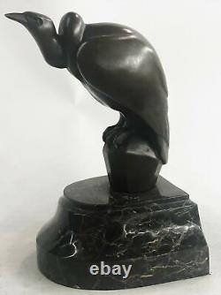 Rare Américain Stylisés Art Déco Bronze Vautour Par Williams Sculpture Marbre