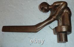 Rare mascotte de radiateur d'époque art déco en bronze figurant un hockeyeur