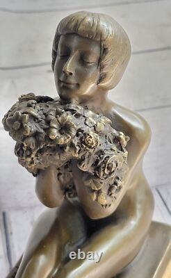 Sculpture En Bronze Art Déco Occidental De Jeune Femme Nue Belle Fleurs Fée