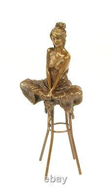 Sculpture bronze Art Déco semi nue femme sur tabouret d'après Pierre Collinet