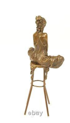 Sculpture bronze Art Déco semi nue femme sur tabouret d'après Pierre Collinet