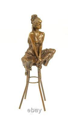 Sculpture bronze Art Déco semi nue femme sur tabouret d'après Pierre Collinet