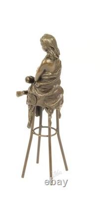 Sculpture d'une Dame sur barchair Art déco en bronze d'après Pierre Colinet