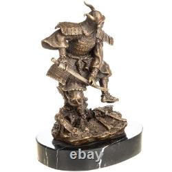 Sculpture de samourai en bronze Art déco sur un socle en marbre noir Signée