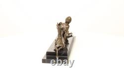 Sculpture en bronze Art Déco d'une femme avec une antilope d'après A. Vitaleh