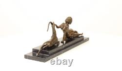 Sculpture en bronze Art Déco d'une femme avec une antilope d'après A. Vitaleh