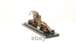 Sculpture en bronze Art Déco d'une femme avec une antilope d'après A. Vitaleh