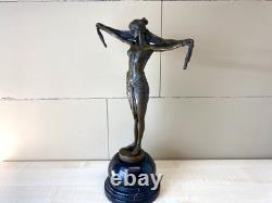Sculpture en bronze Art Déco danseuse avec écharpe d'après Demetre Chiparus